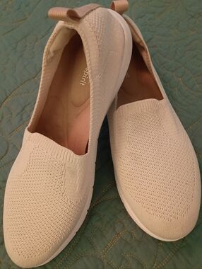 Easy Spirit Ladies Cream Fabric Slip-Ons Sz 11M